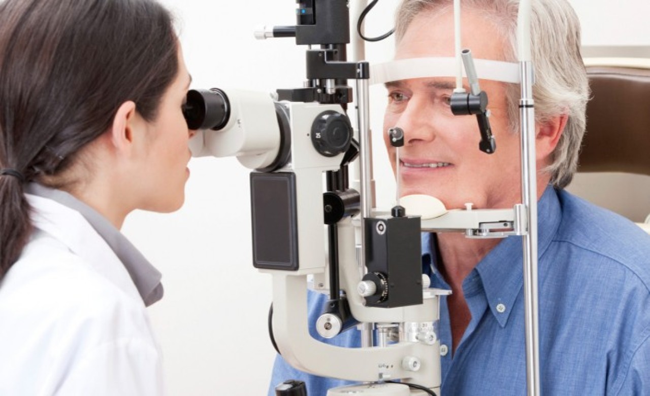 "Vatandaş optik mağazasında göz muayenesi olabilmeli"