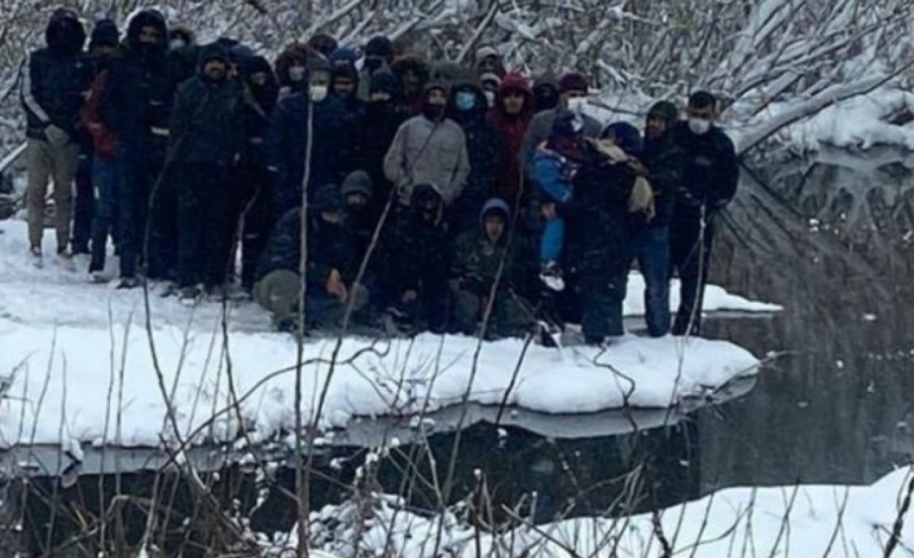 Yunanistan'ın ölüme terk ettiği göçmenleri Mehmetçik kurtardı