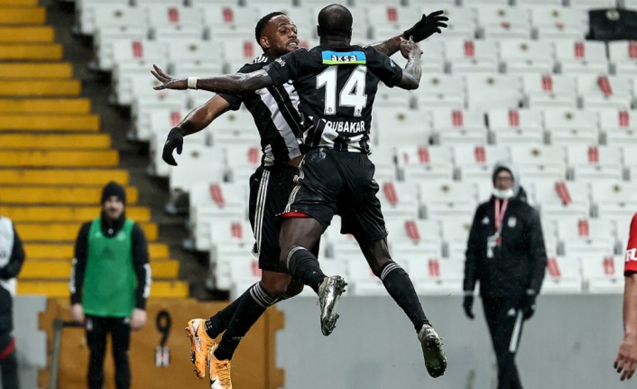 Aboubakar şov yaptı,  Gaziantep'i yıktı: Beşiktaş zirveye çıktı