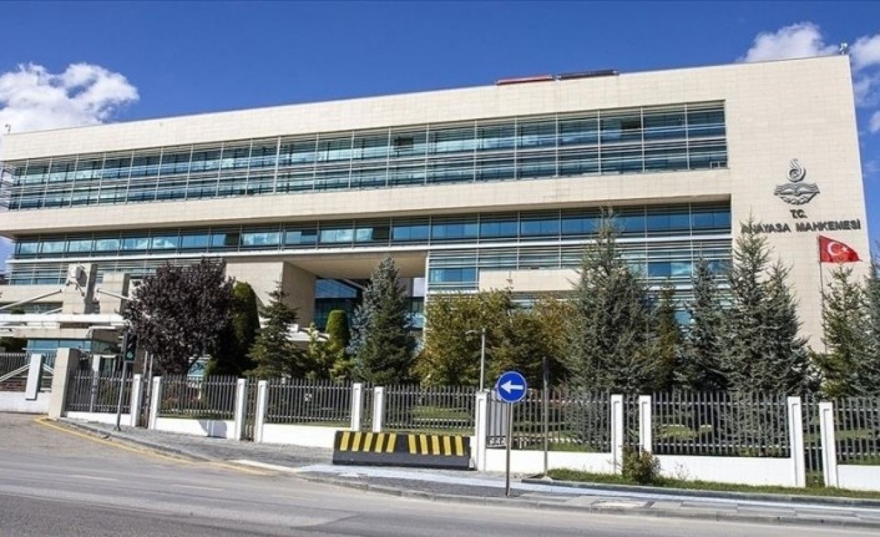 Anayasa Mahkemesi HDP'nin kapatılması davasında eksiklik tespit ettiği iddianamenin iadesine karar verdi