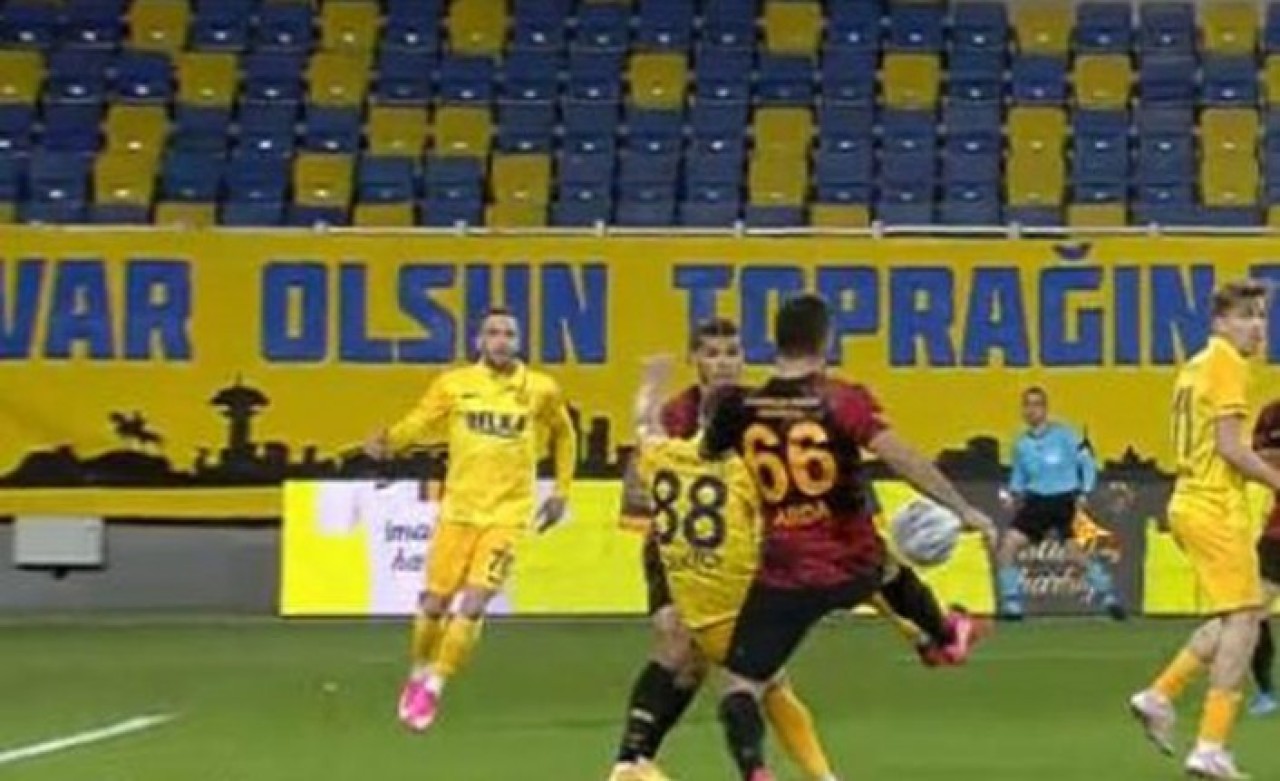 Ankaragücü - Galatasaray: Deniz Çoban'dan kırmızı kart ve penaltı yorumu