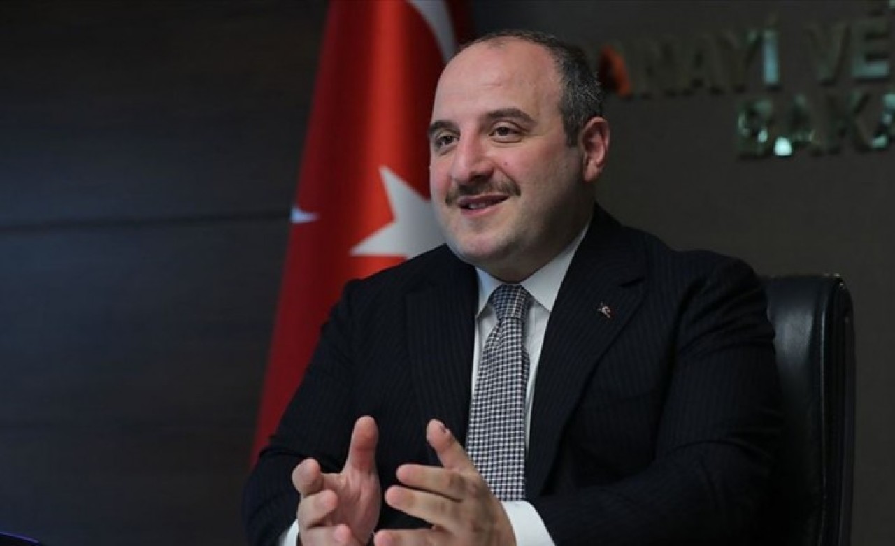 Bakan Varank samimiyeti: 'Doblo' esprisi yapan takipçisine verdiği yanıtla güldürdü