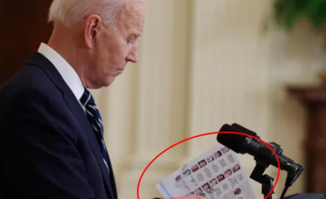 Biden'ın Türkiye ile ilgili açıklamalarda bulunduğu toplantısına önündeki liste damga vurdu