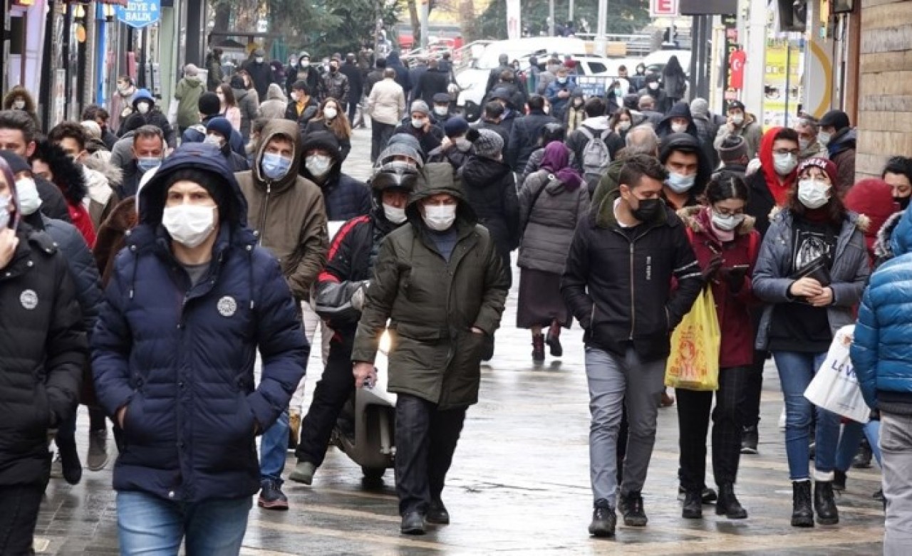 Koca şehir diken üstünde: Koronadan 5 öğretmen öldü,  70 öğretmen,  11 okul karantinada