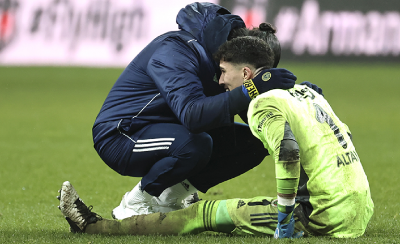 Derbinin kahramanı Altay,  maçtan sonra ağladı!