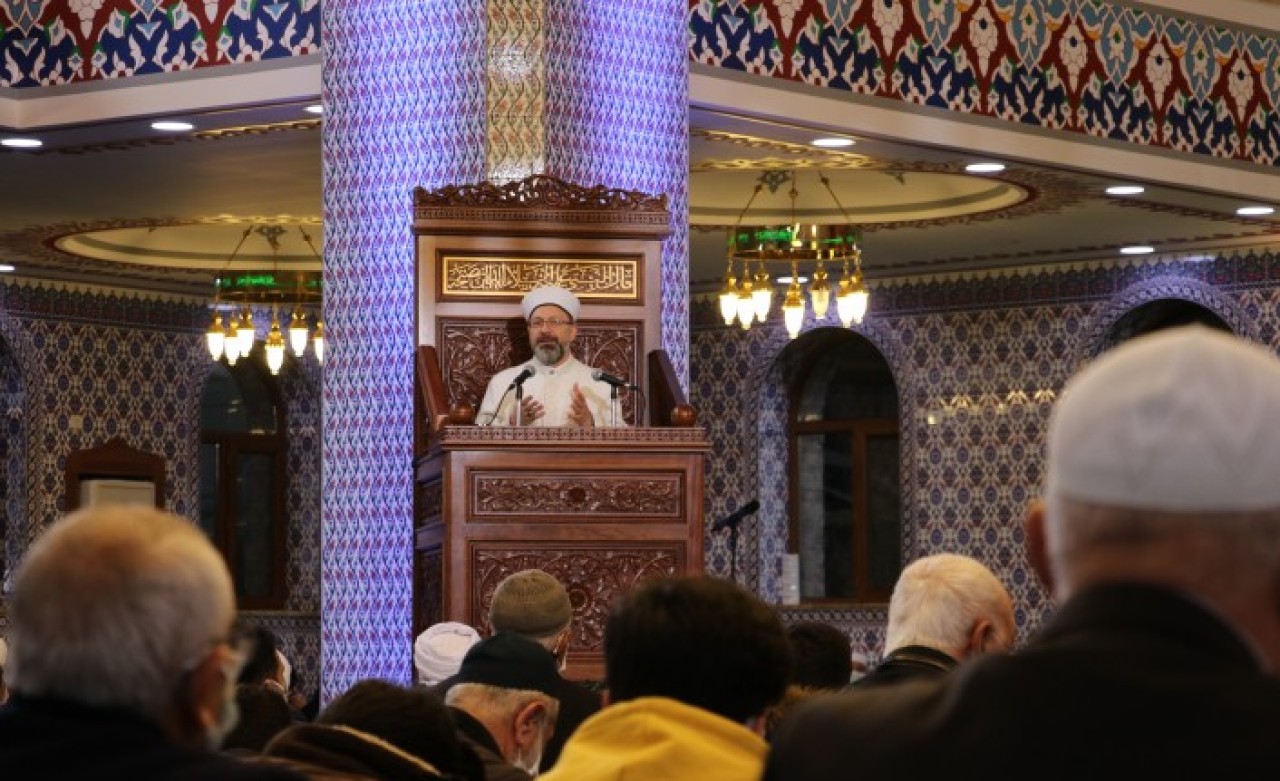 Diyanet İşleri Başkanı Erbaş: Mübarek gün ve geceler kurtuluş vesilemizdir