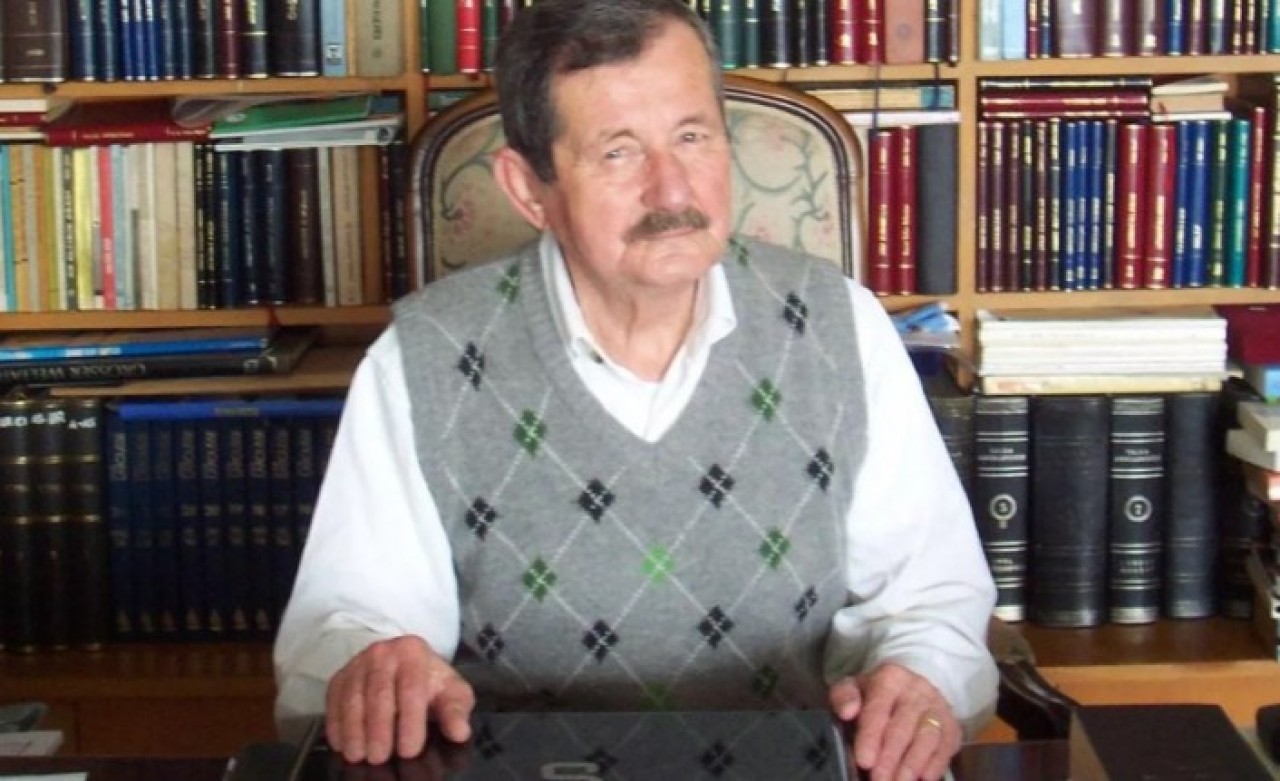 Erol Toy kimdir? Erol Toy neden öldü? Erol Toy  nereli,  kaç yaşındaydı? Erol Toy kitapları...