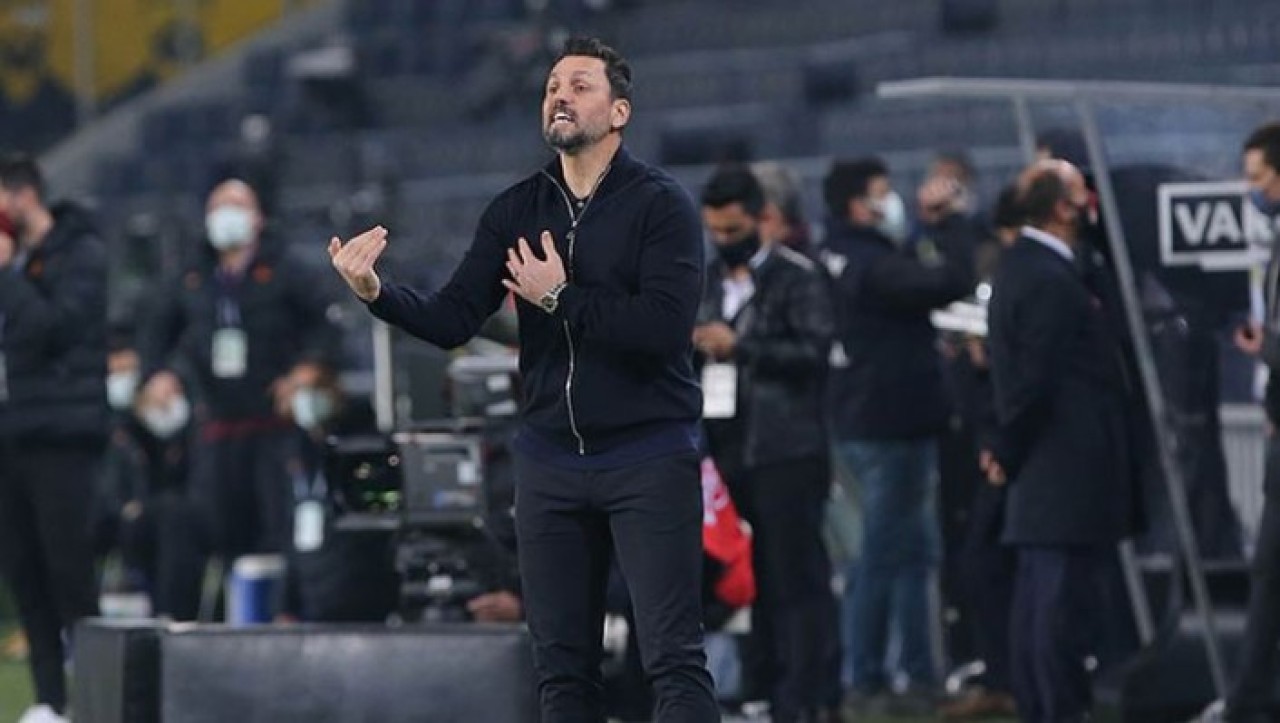 Resmen açıklandı: Fenerbahçe'de Erol Bulut'la yollar ayrıldı