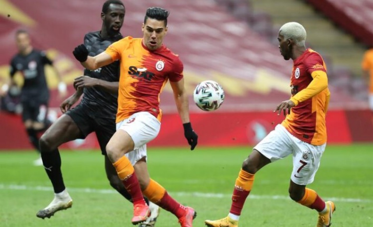 Galatasaray'a Sivasspor karşısında Falcao da yetmedi: Çarpıcı Beşiktaş detayı!