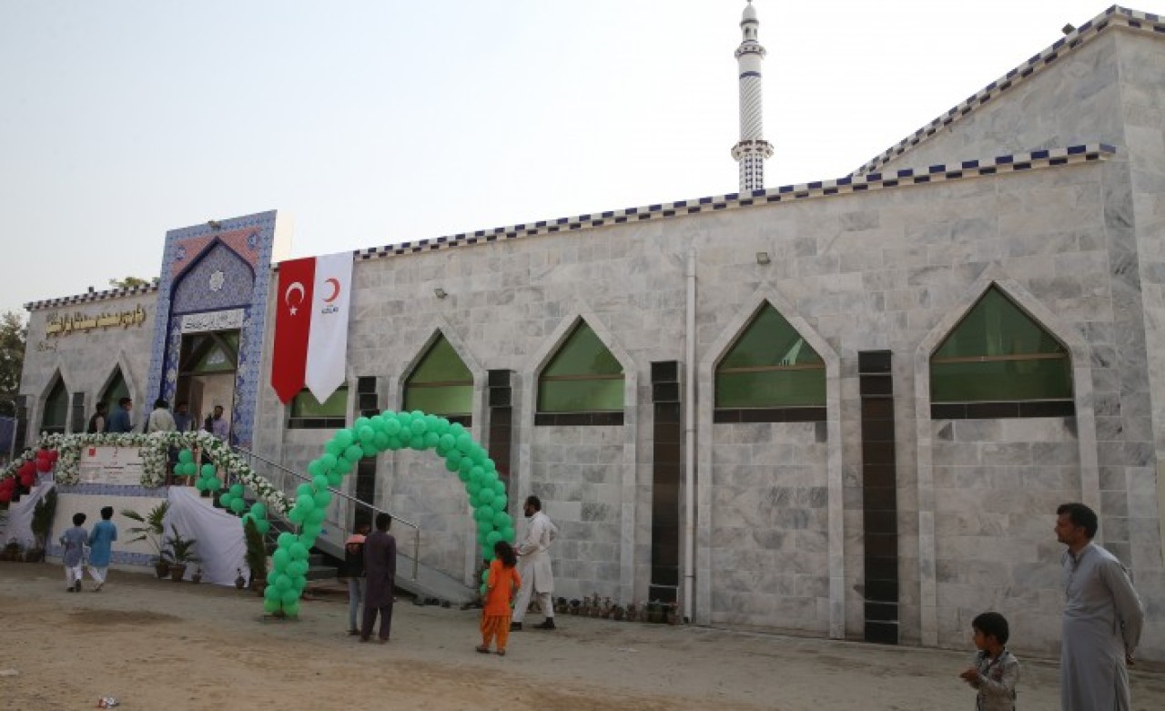 Hazreti İbrahim Camisi Miraç kandiline yetişti