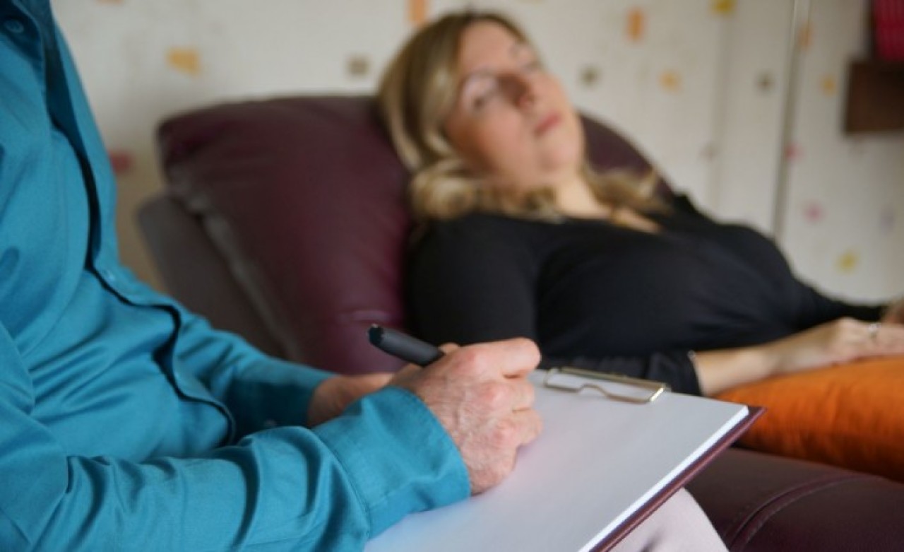 Hipnoz Nedir? Hipnoz Hangi Hastalıklarda Kullanılır?