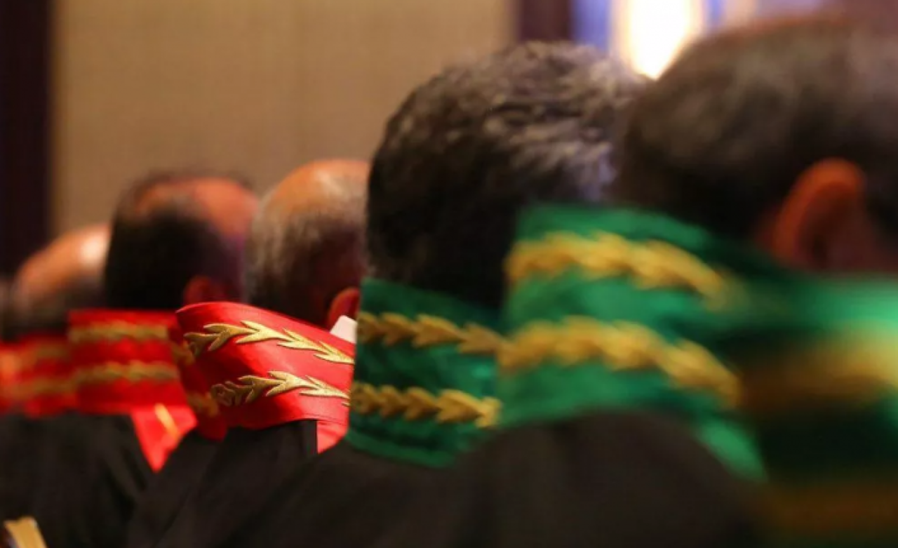 Hukuk fakültelerinde bir dönem bitiyor: 4 yıl okuyup diploma almaya son!