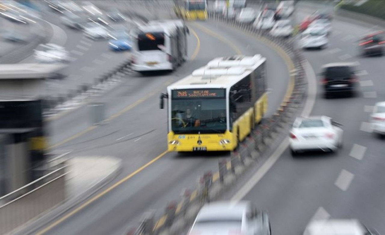 İstanbul'da toplu taşımadaki yaş kısıtlaması kaldırıldı