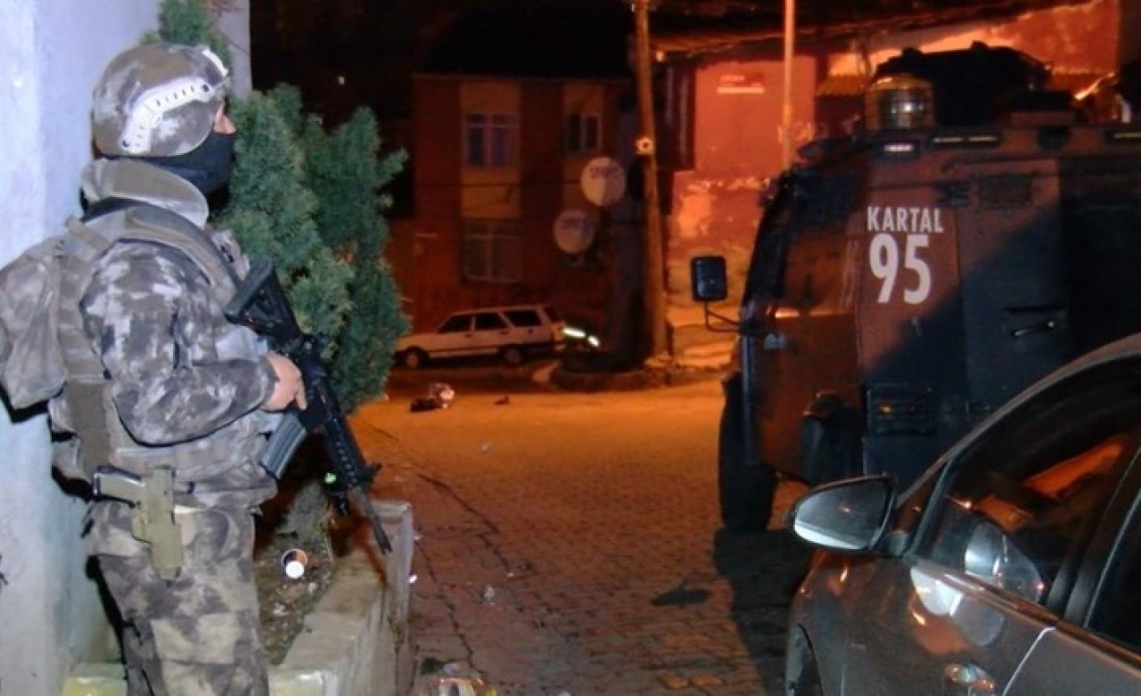 İstanbul'da şafak vakti operasyon: Yakalandılar