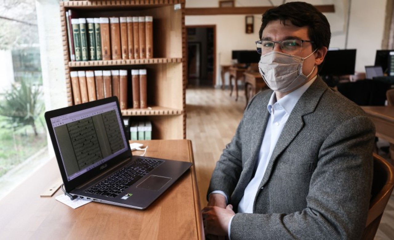 İsviçreli kitap kurdu,  10 yıldır Süleymaniye'de el yazmalarını inceliyor