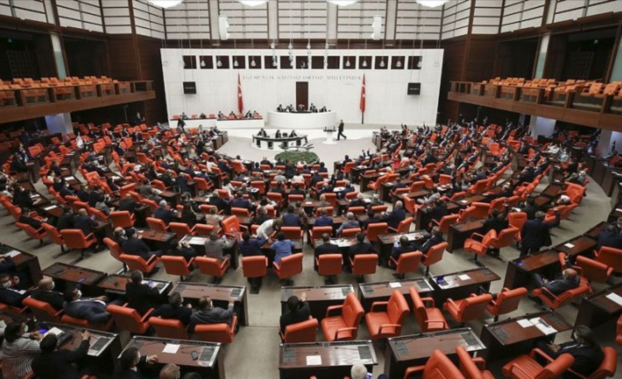 Kadına yönelik şiddete karşı komisyon için TBMM'ye önerge