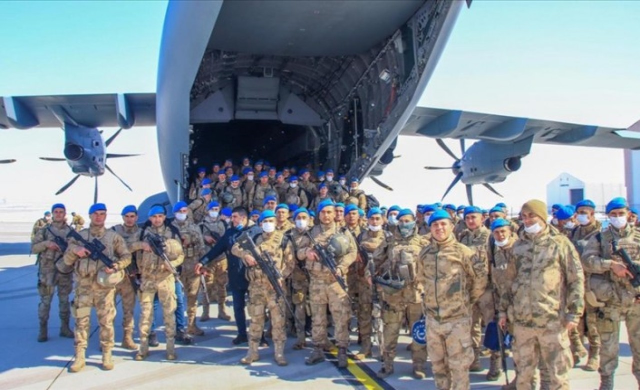 Kahraman komandolar Türk bayrakları ve dualarla Ağrı'dan Suriye'ye uğurlandı