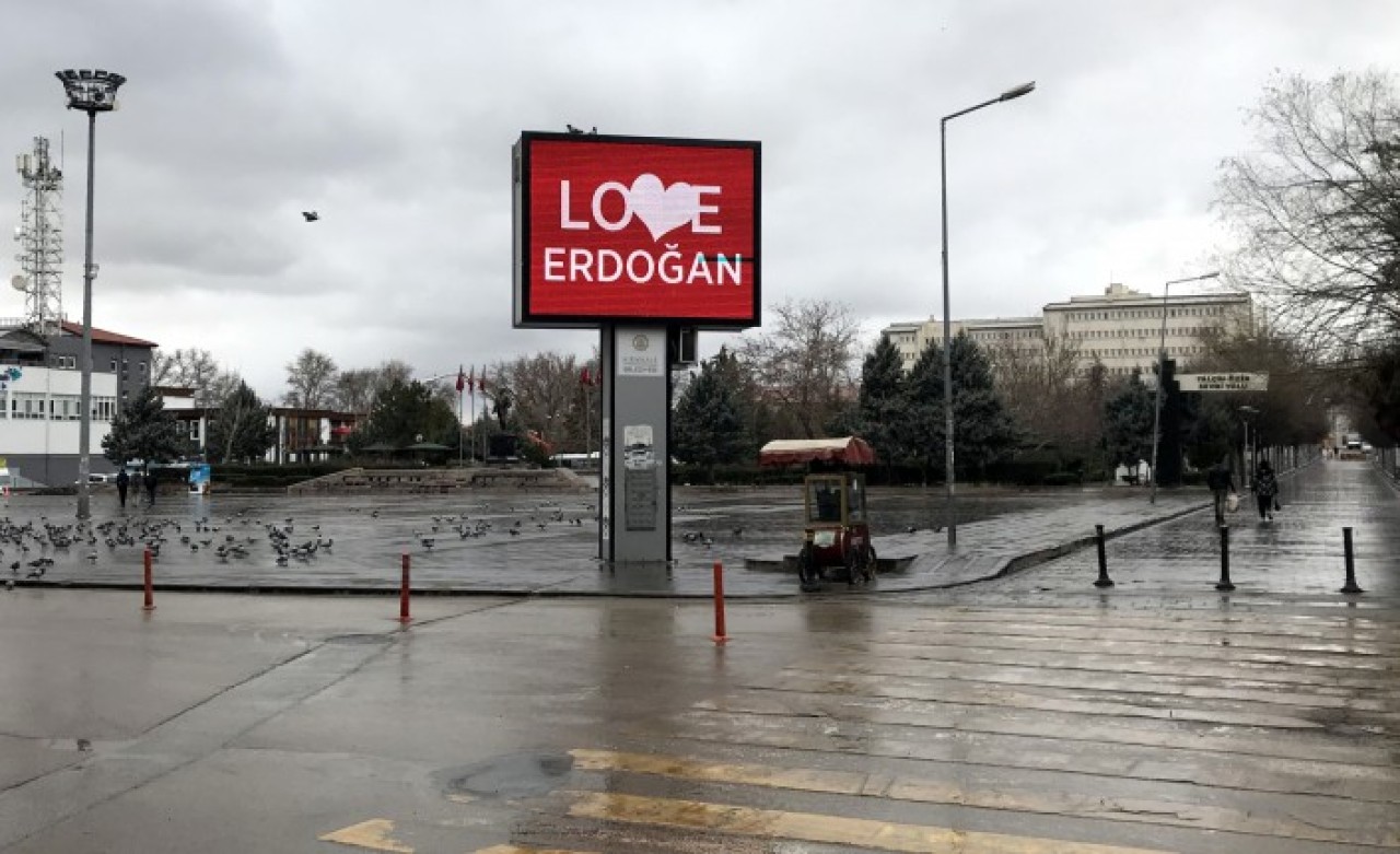 Kırıkkale'de,  FETÖ'ye inat "Love Erdoğan"