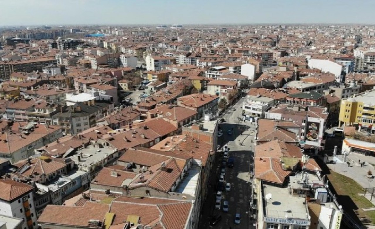 Kırmızıya dönen o ilde tam kapanma