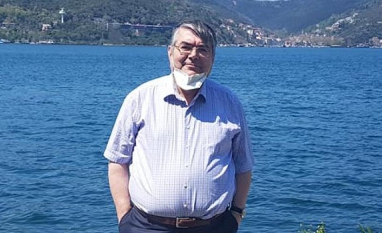 Koronavirüs aşısı olan doktor Ali Rıza Şahap Barlas öldü