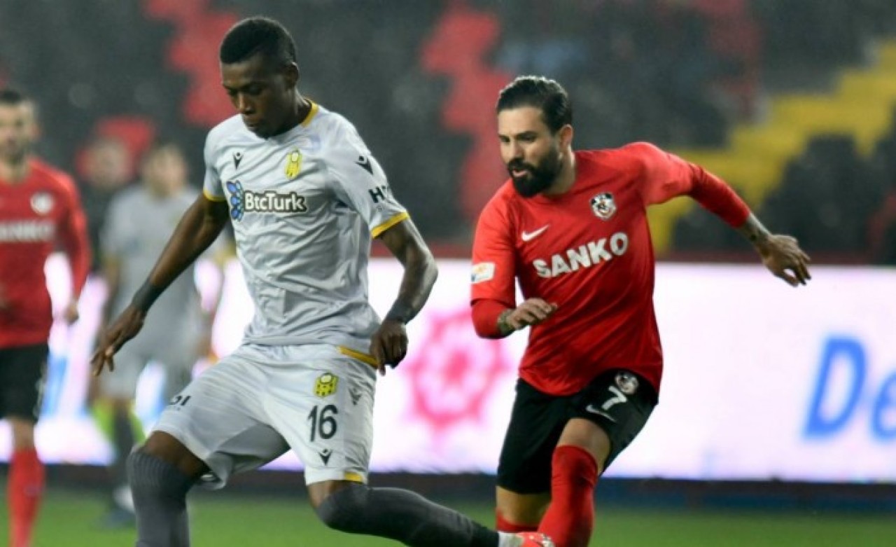 Malatyaspor-Gaziantep FK: 3 penaltı,  2 kırmızı kart