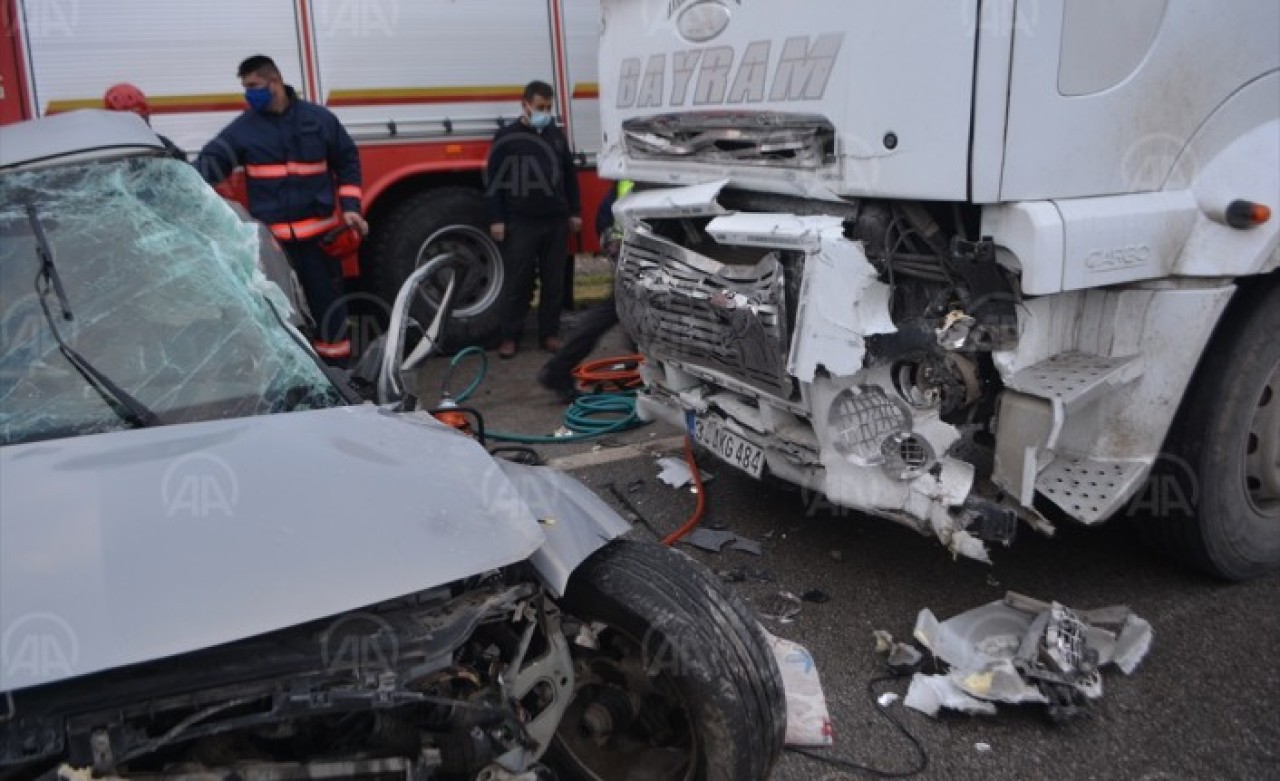 Manisa'da feci kaza: Emrah İçke,  Tayfun İndirik,  İlhan Merdin,  Uğur Kurşuncu öldü