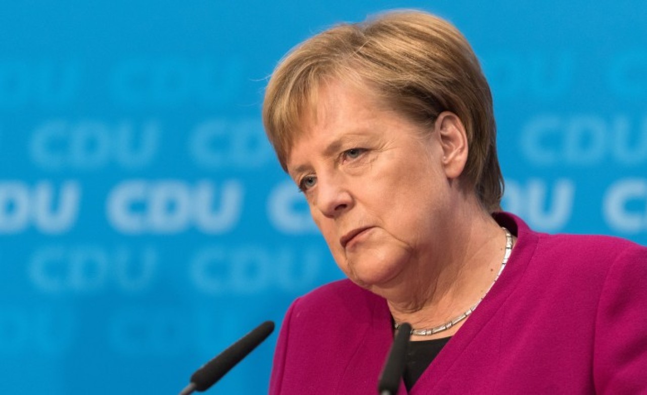 Merkel 11 saatlik toplantının ardından isyan etti: 'Peşimizi bırakmıyor'