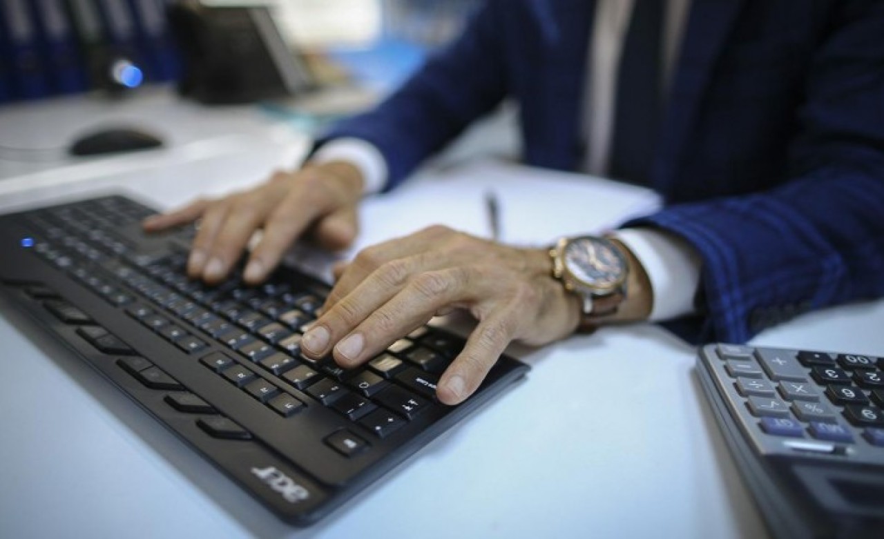 Milyonlarca memuru ilgilendiriyor: Bakanlık harekete geçti,  tek çatı alında toplanacak!