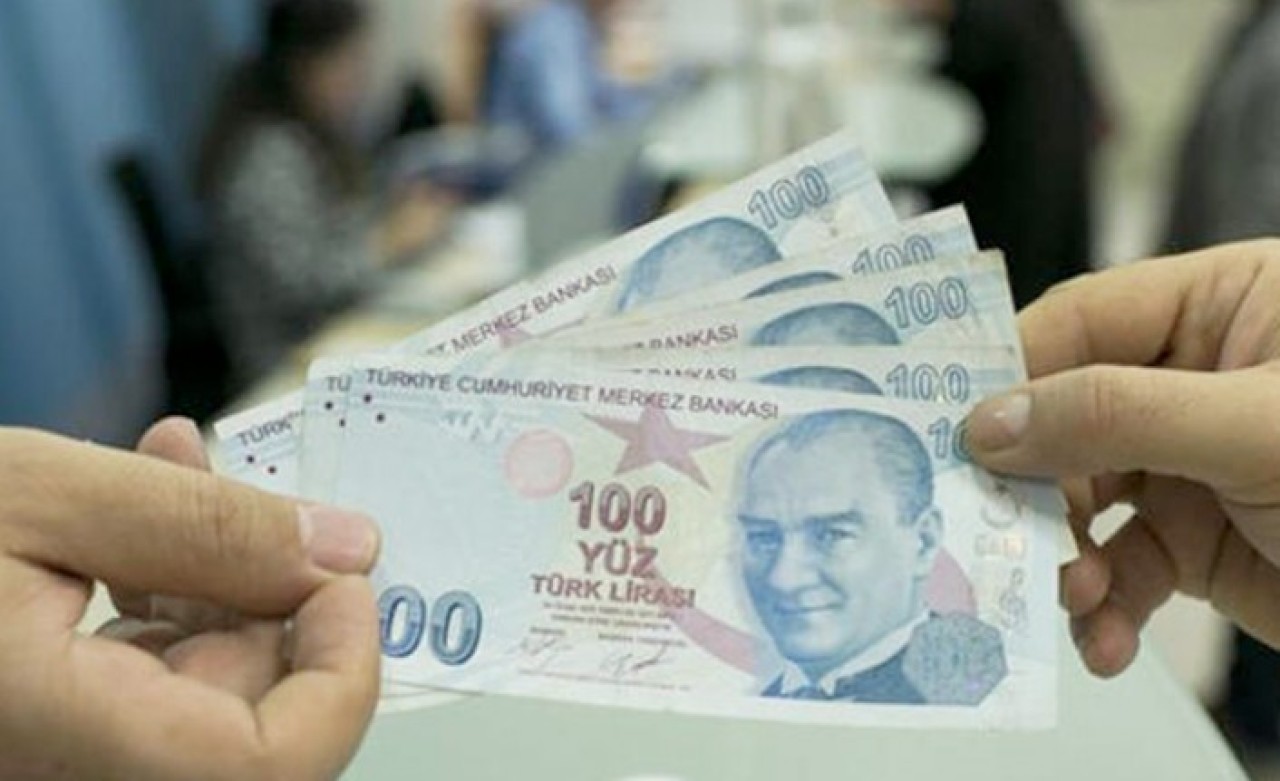 Milyonlarca emekli bu haberi bekliyor: Emekliye 335 liralık zammın yolu açıldı