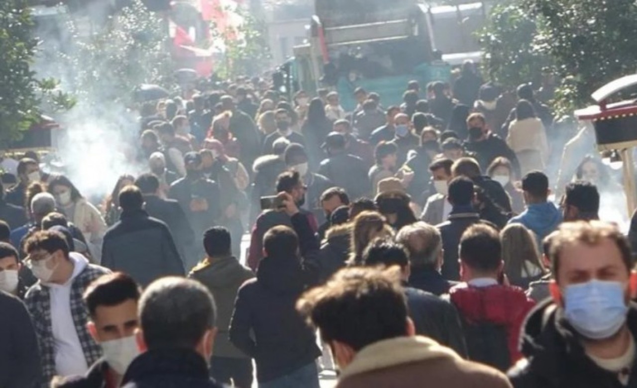 Ne uyarılar ne de yeni vaka sayıları İstanbul'da etki etmedi