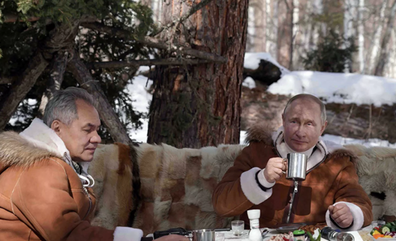 Nükleer çanta her zaman Putin'in yanında