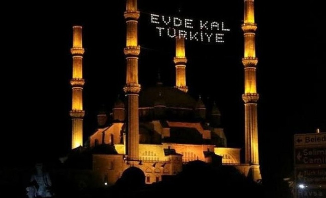 Ramazan ayında camiler açık olacak mı? Ramazan ayında camilerde teravih namazı kılınacak mı?