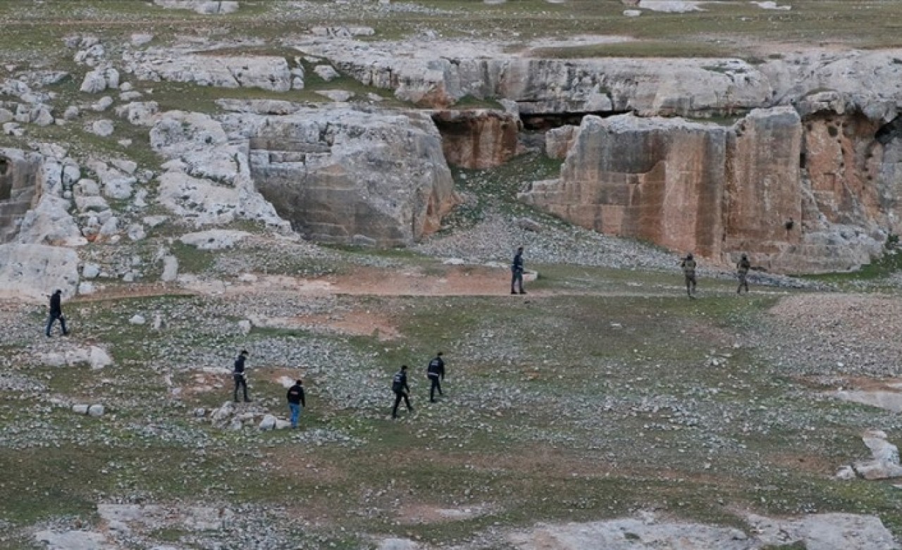 Şanlıurfa'da  mağaralara drone destekli operasyon: 29 şüpheli gözaltına alındı