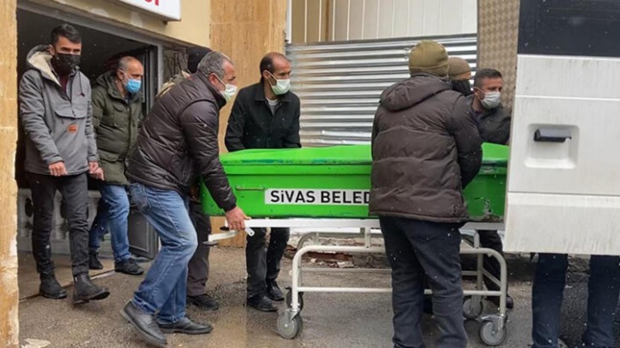 Sivas'ta korkunç olay: Burhan Aydın,  babası Şaban Aydın'ı boğazından bıçaklayarak öldürdü