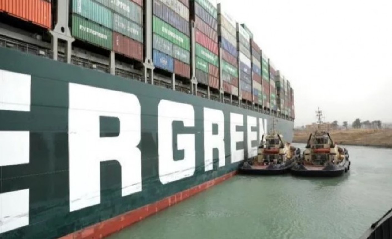 Süveyş Kanalı'nı tıkayan Ever Given'ın sahibi Japon şirketten özür