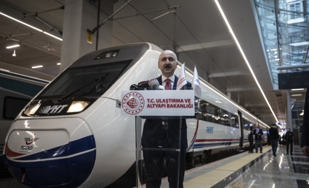 Bakan Karaismailoğlu: Süveyş Kanalı'nın en uygun alternatifi "Orta Koridor" 