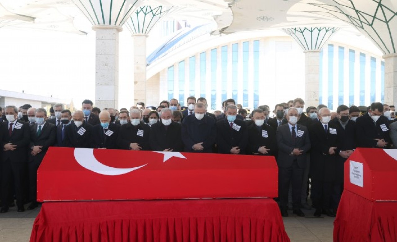 Türkiye  kahramanlarını uğurluyor: Bitlis'te şehit düşen 11 asker için Ankara'da tören