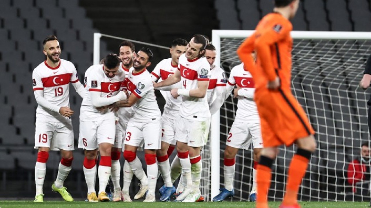 Türkiye-Hollanda: Burak Yılmaz şov yaptı