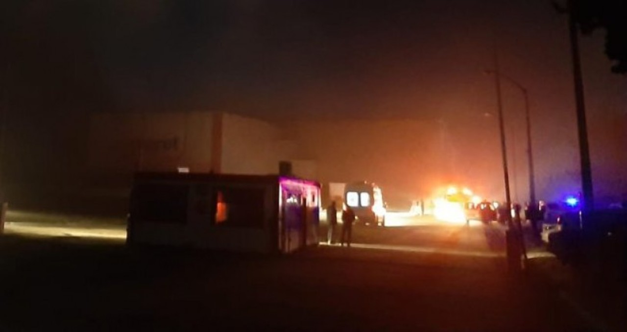 Tuzla'da et ürünleri fabrikasında yangın çıktı: Yaralı var