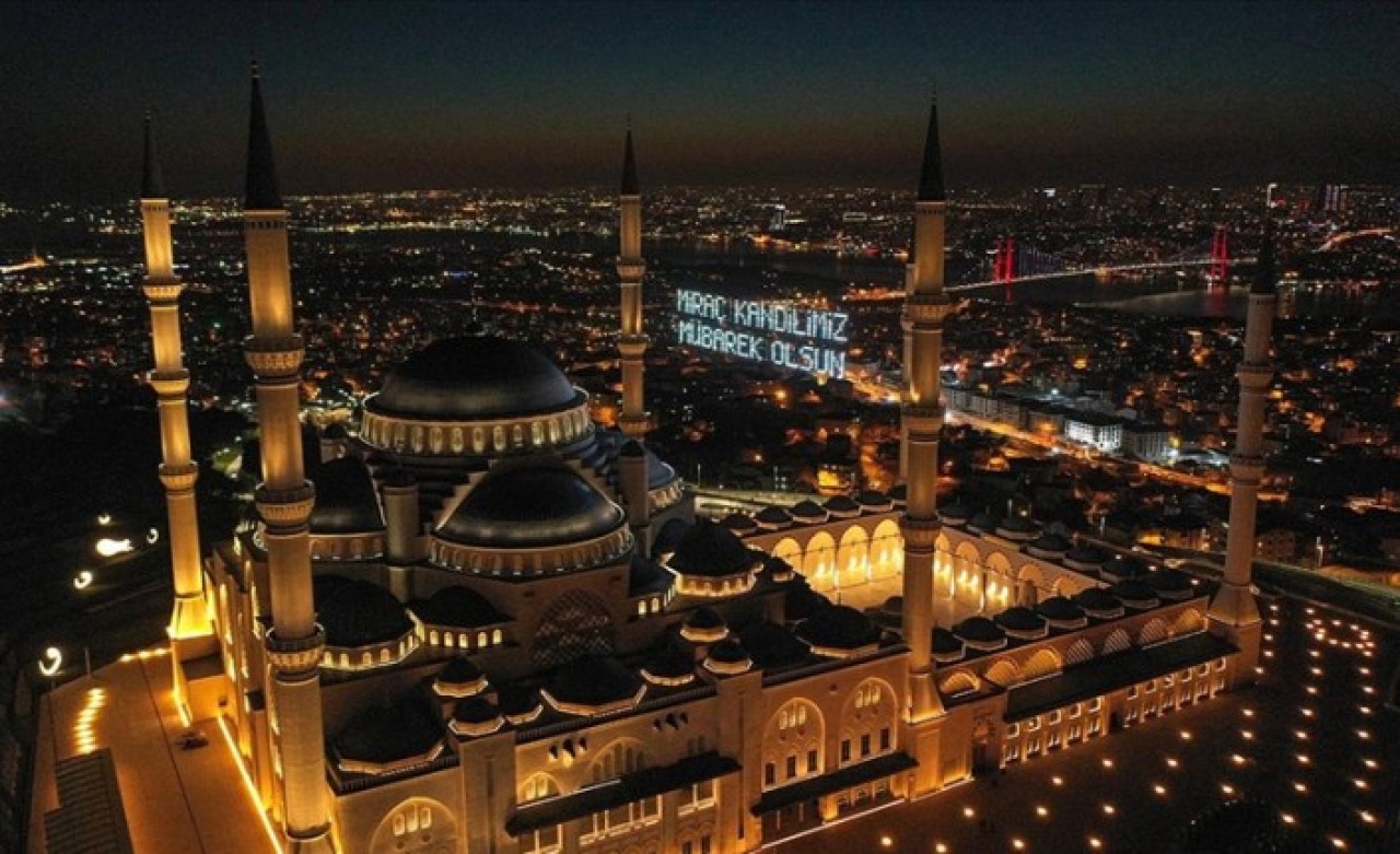 Yarın Miraç Kandili: İsra,  en kutlu yolculuk