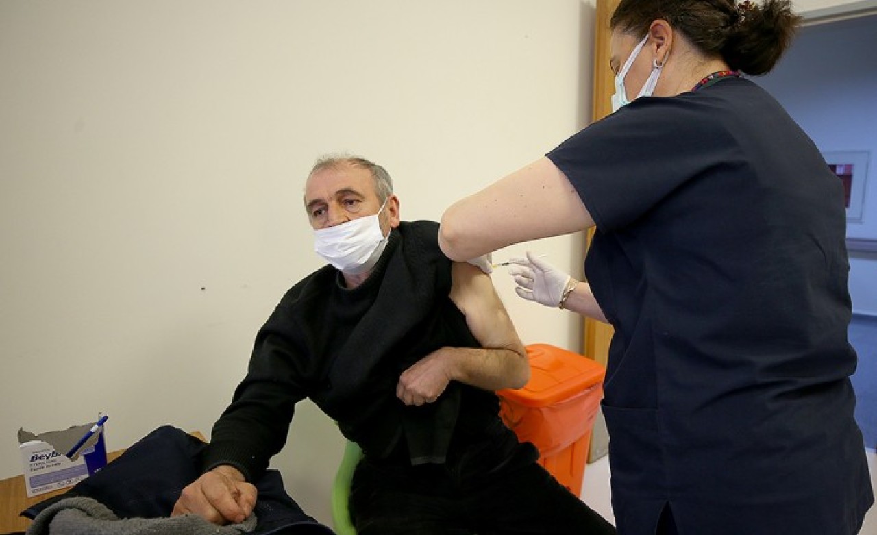 55 yaşta randevu karmaşası: 'Aşı yok' diye dönen vatandaşlar için sisteme 'gelmedi' notu düşüldü