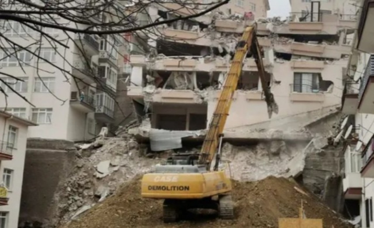 Bir gecede 900 kişi evsiz kalmıştı! Kiralara zam geldi