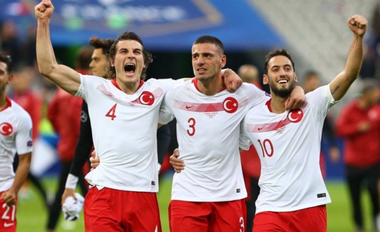 A Milli takıma kötü haber: Hakan,  Merih ve Ozan Kabak,  EURO 2020'de Milli Takım forması giyemeyecek