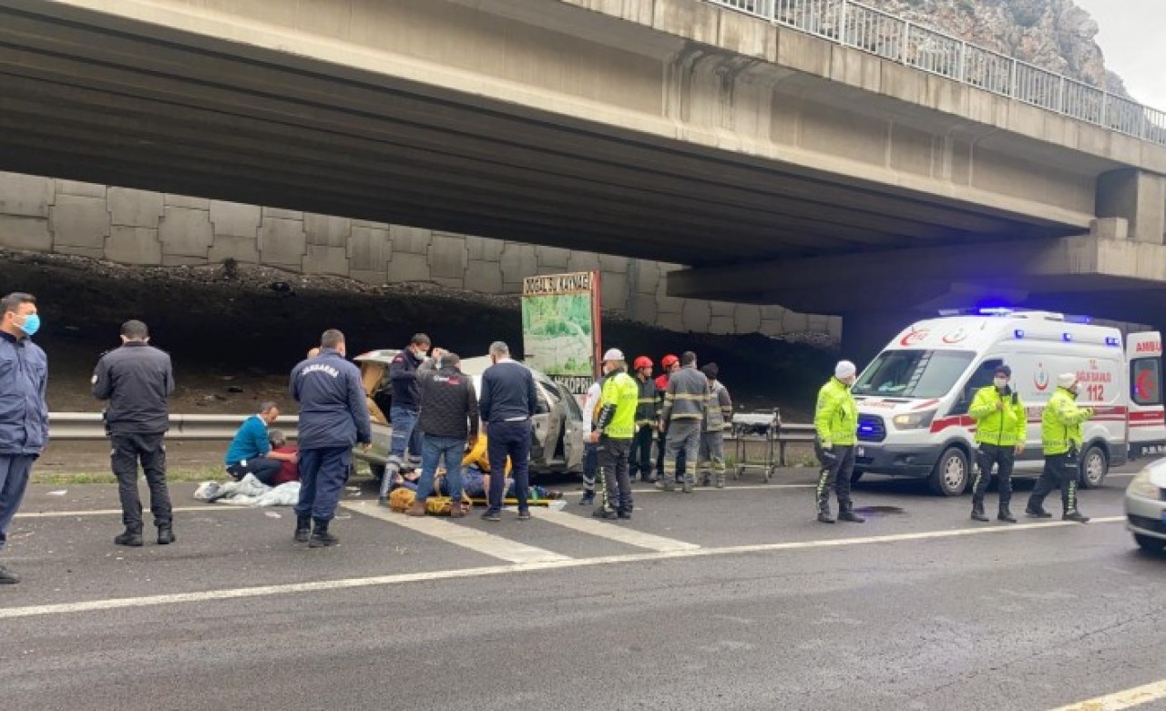 Adana'da feci kaza: Züleyha Demiroğlu öldü