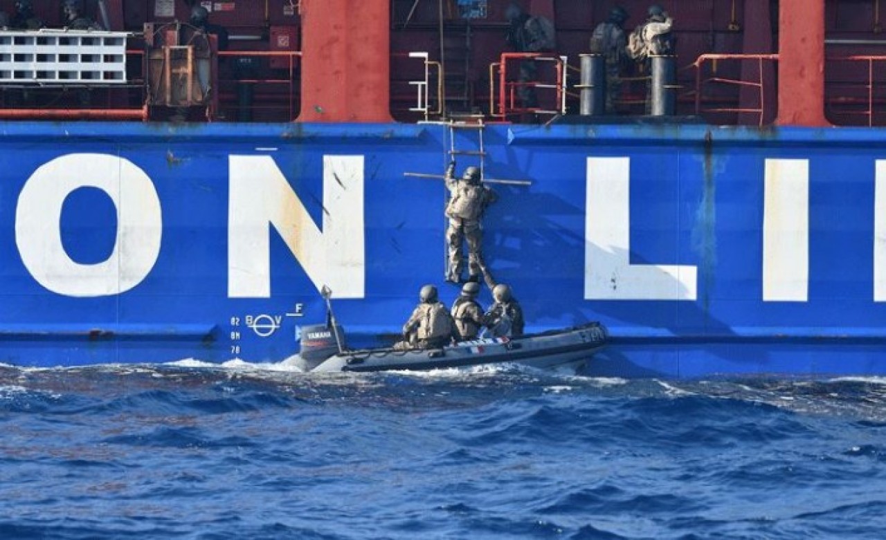 Akdeniz'de Fransız skandalı: Türk gemisine çıktılar!