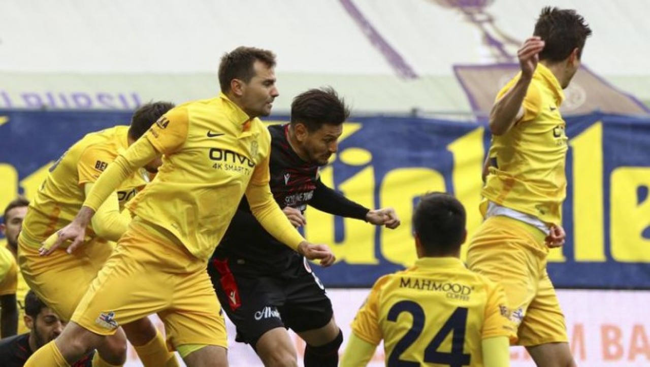 Ankaragücü-Gençlerbirliği: 3 gollü derbi