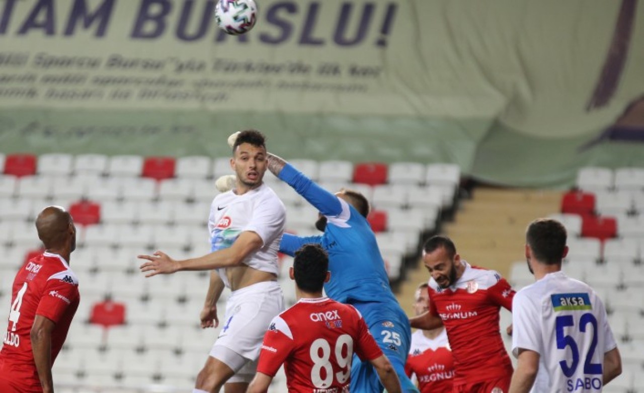 Antalyaspor-Rizespor: 5 gollü nefes kesen maç