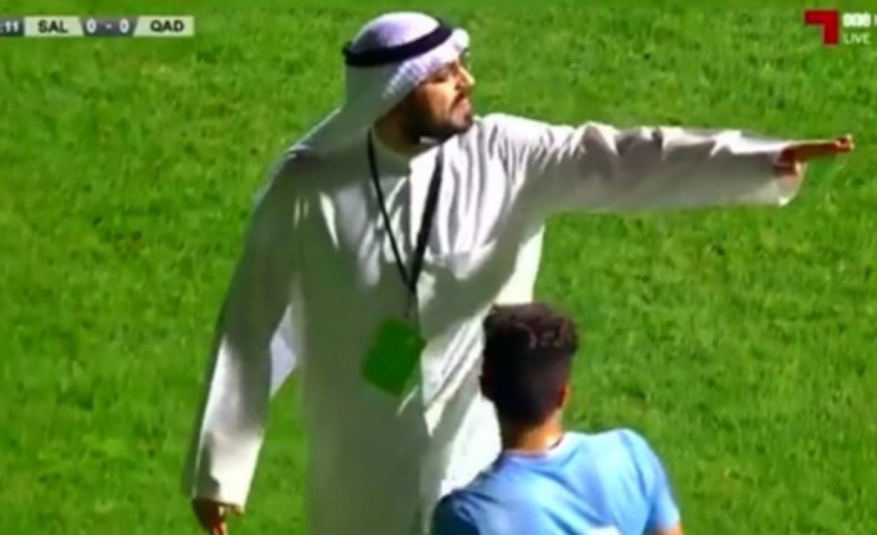 Kuveyt Premier Ligi'nde ilginç olay: Başkan sahaya indi,  penaltıyı iptal ettirdi