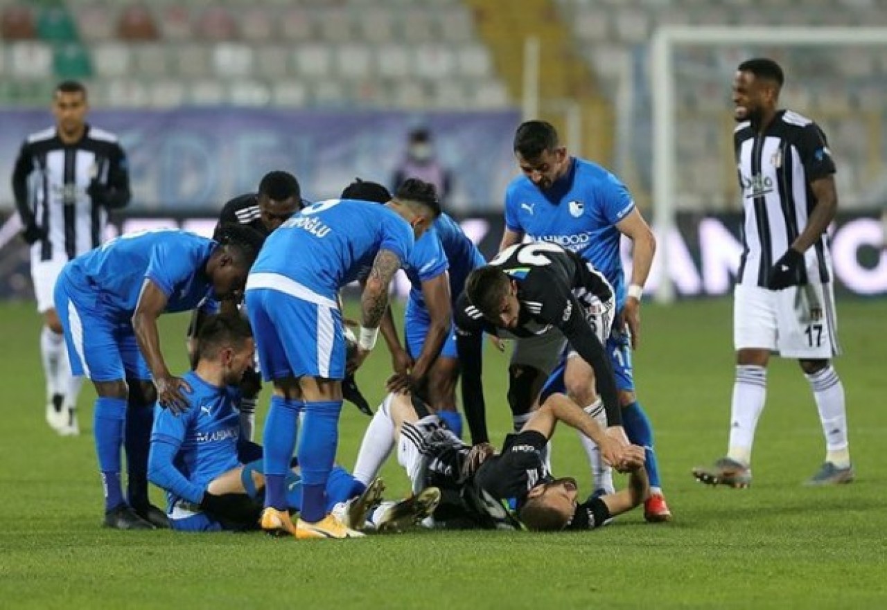 Beşiktaş'a kara haber: Cenk Tosun'un durumu belli oldu