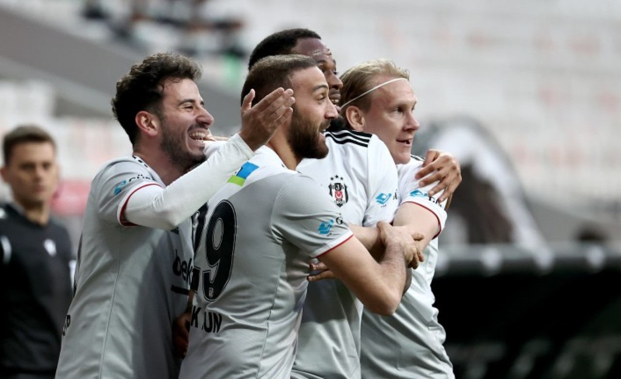 Beşiktaş-Alanyaspor: 3 direğe,  3 fileye!